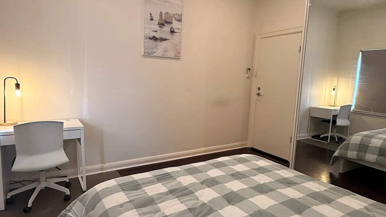 Furnished room in a share house