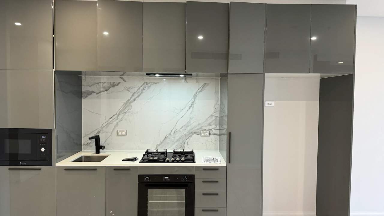 Whole property with 1 room for rent