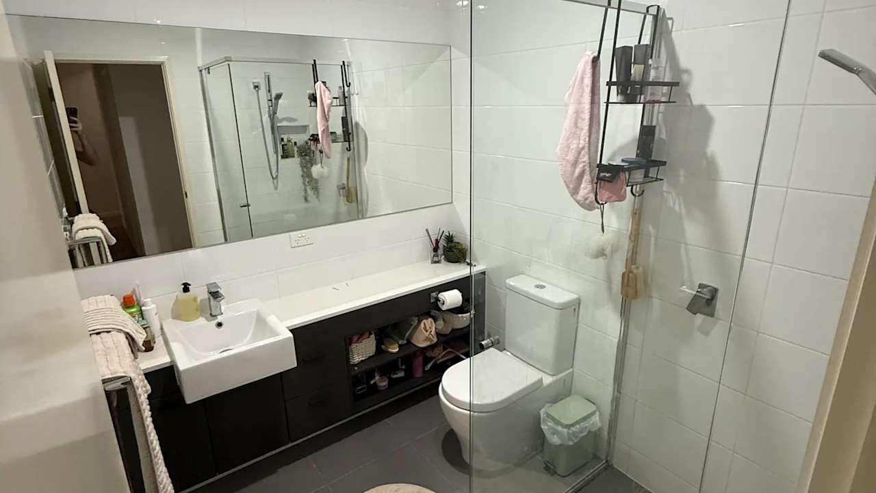 Unfurnished room in a share house