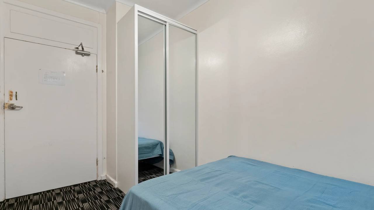 Furnished room in a flatshare