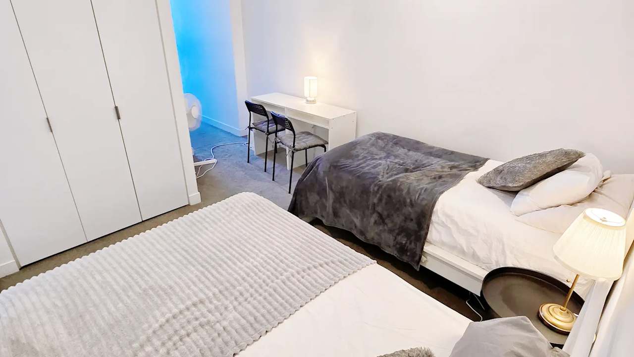 Furnished room in a flatshare