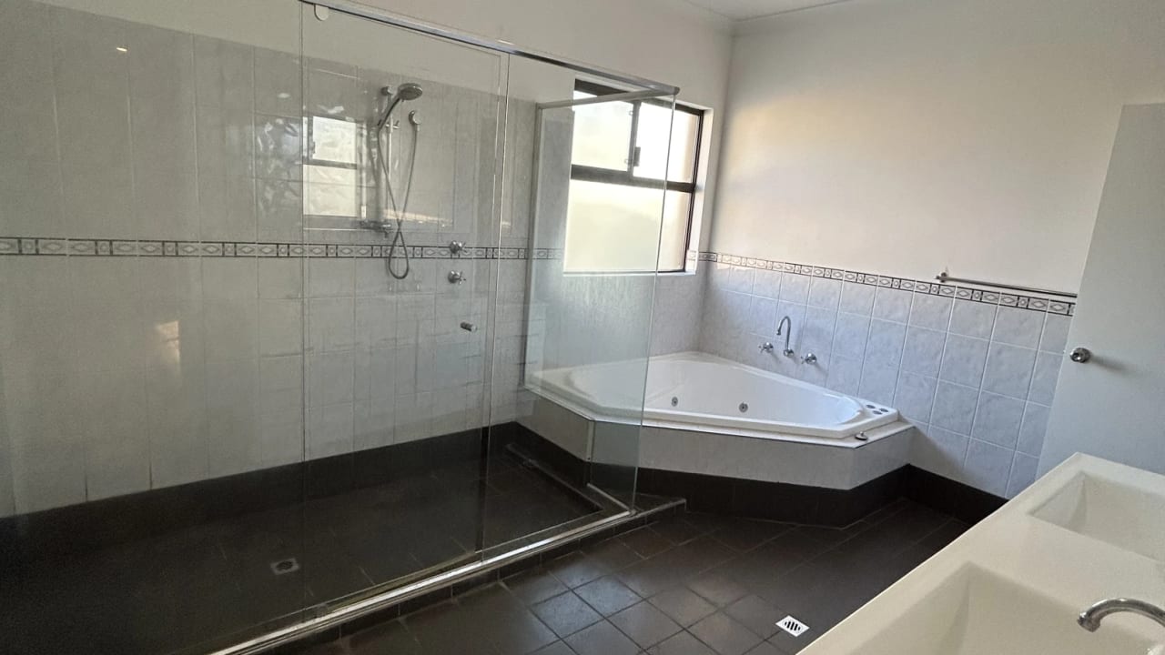 Furnished room with own bathroom