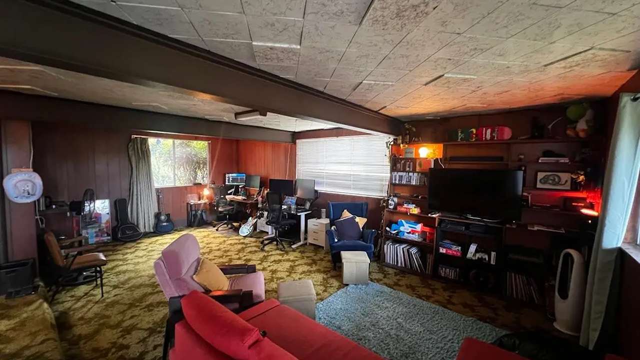 Unfurnished room in a share house