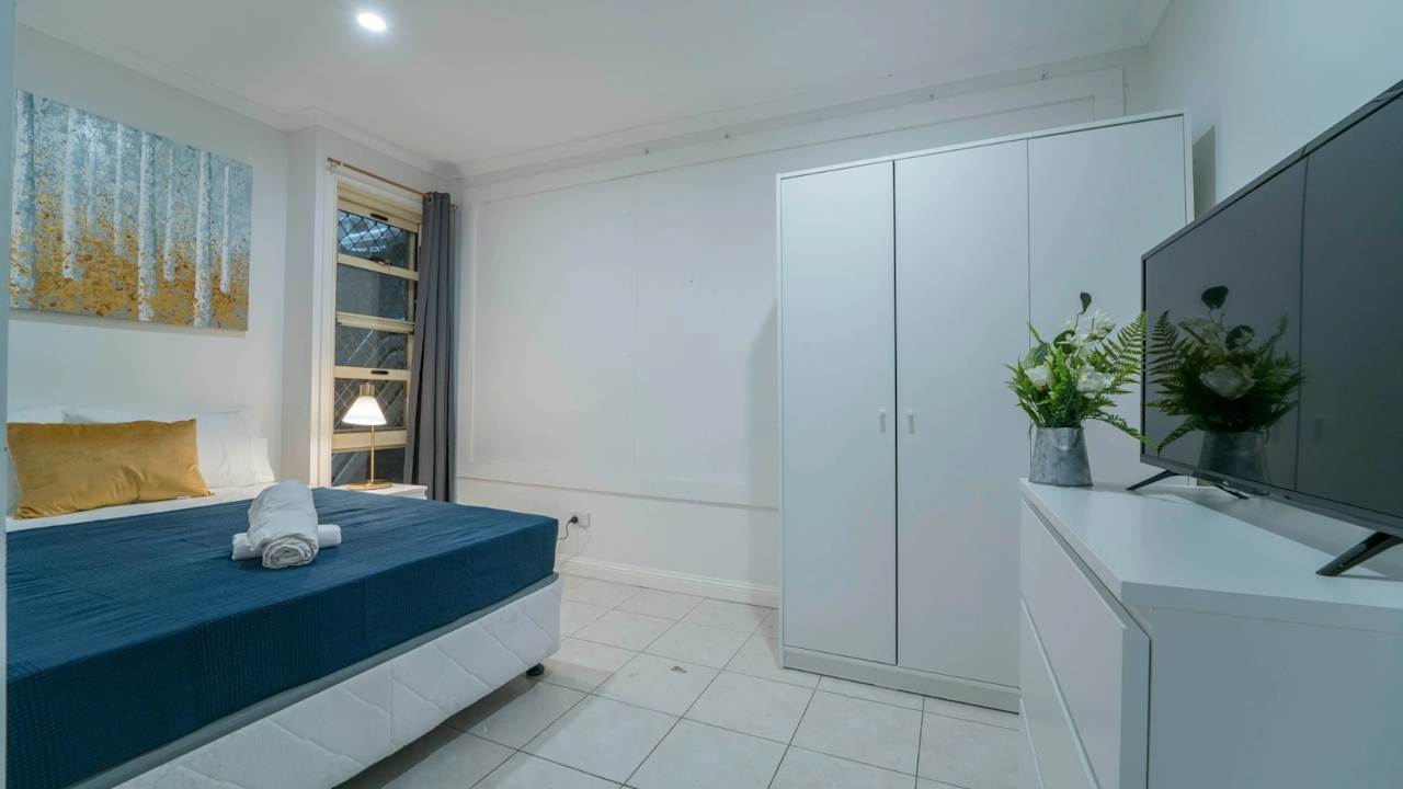 Furnished room in a share house