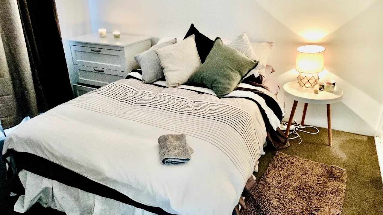 Furnished room with own bathroom