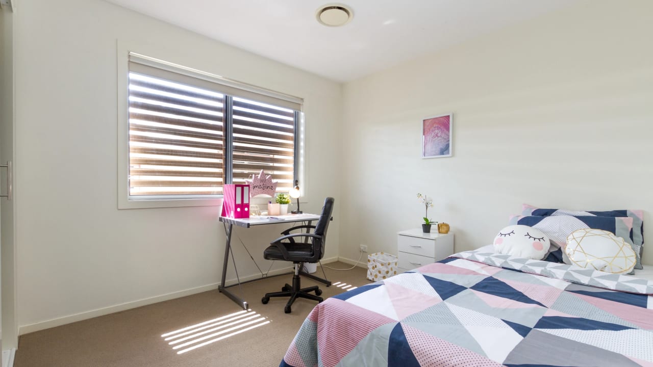 Room in a share house