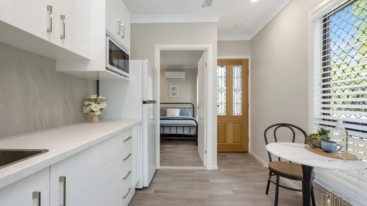 Furnished room studio flat for rent