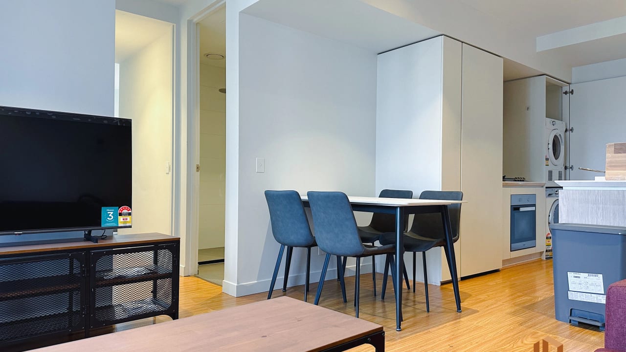Furnished room in a flatshare