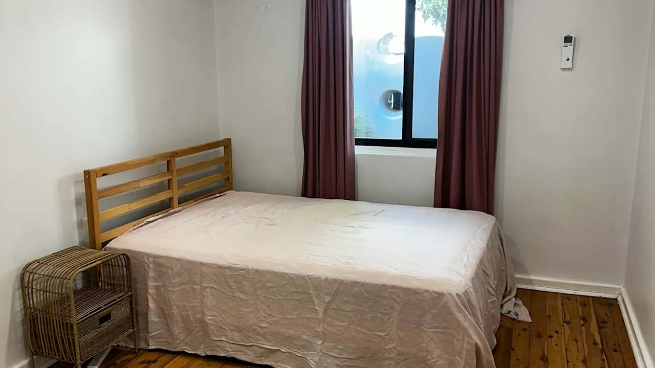 Room in a share house