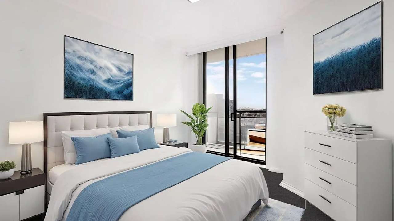 Unfurnished room with own bathroom