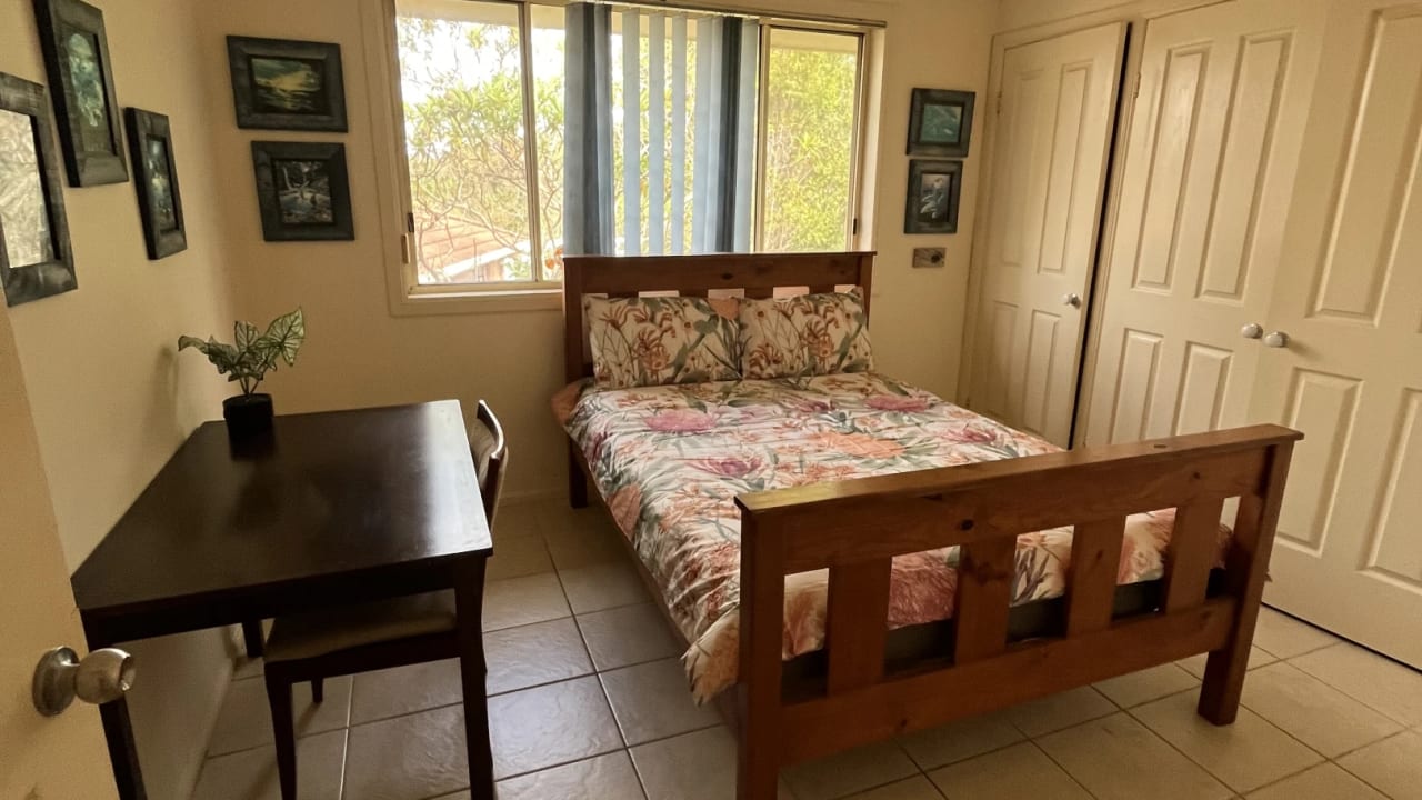 Furnished room in a share house