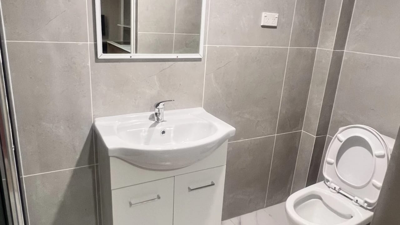 Furnished room with own bathroom