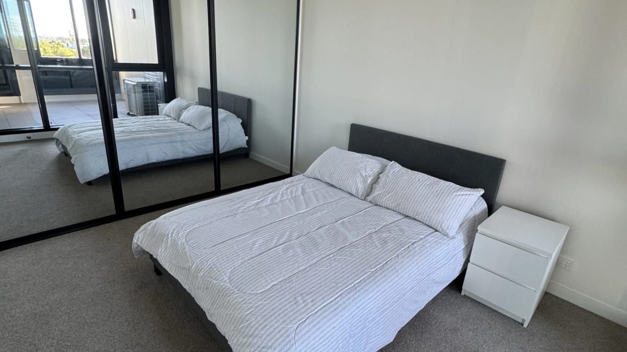 Furnished room with own bathroom