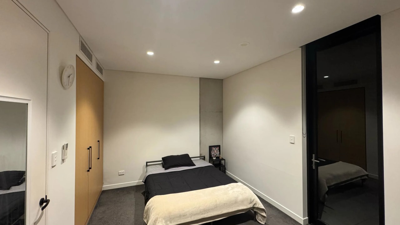 Furnished room with ensuite in a flatshare