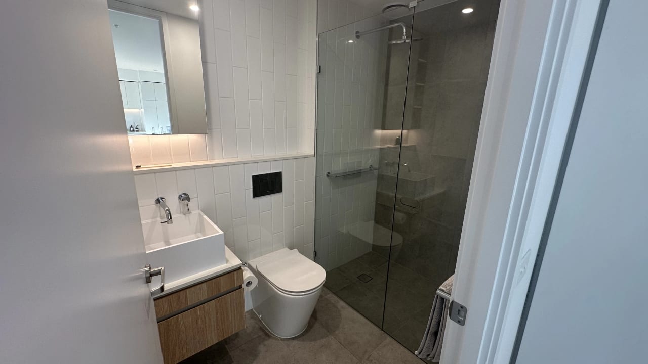 Whole property with 2 rooms for rent