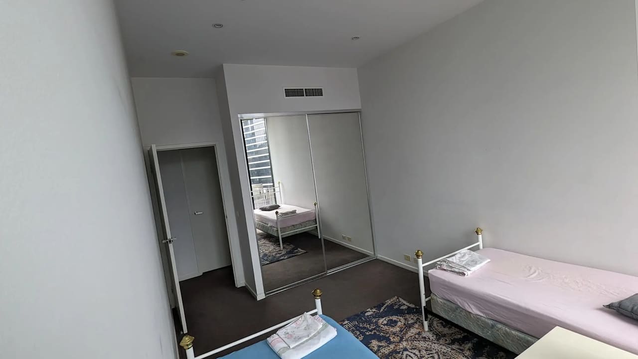 Furnished room in a flatshare