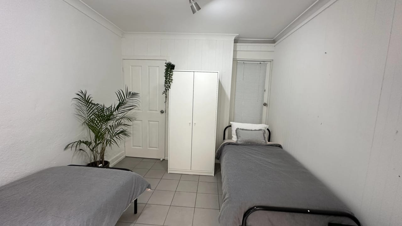 Furnished room with ensuite in a flatshare