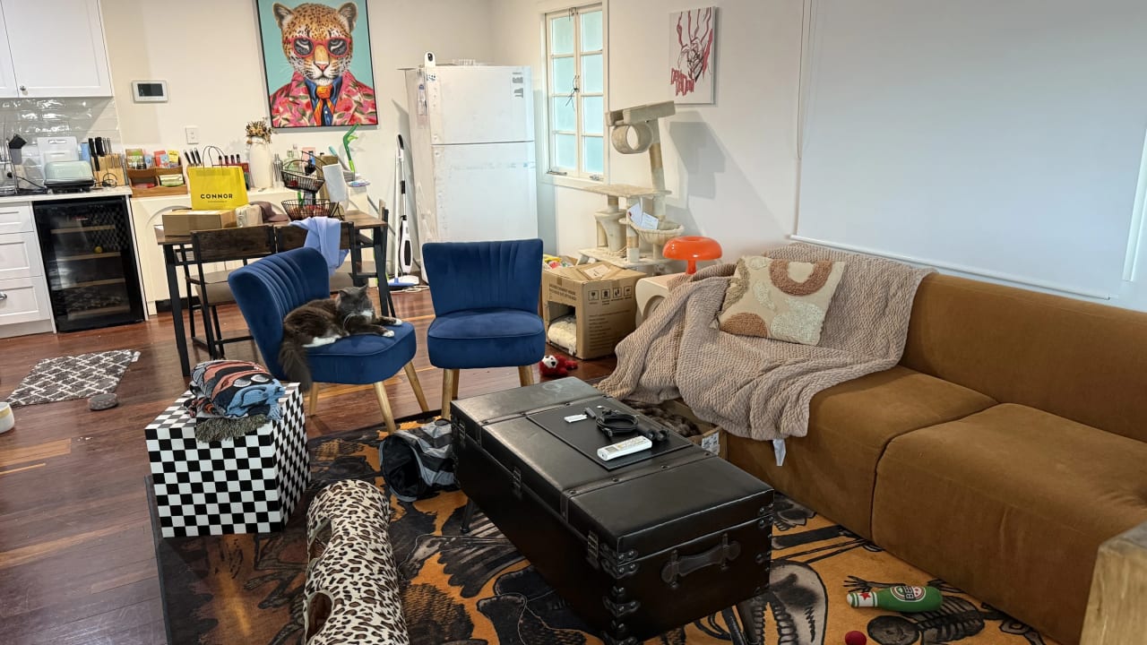 Furnished room in a share house