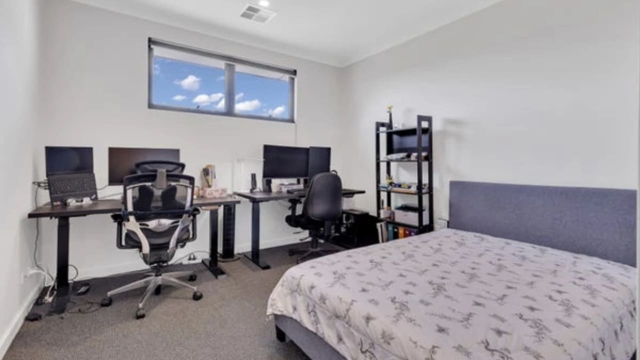 Unfurnished room in a share house