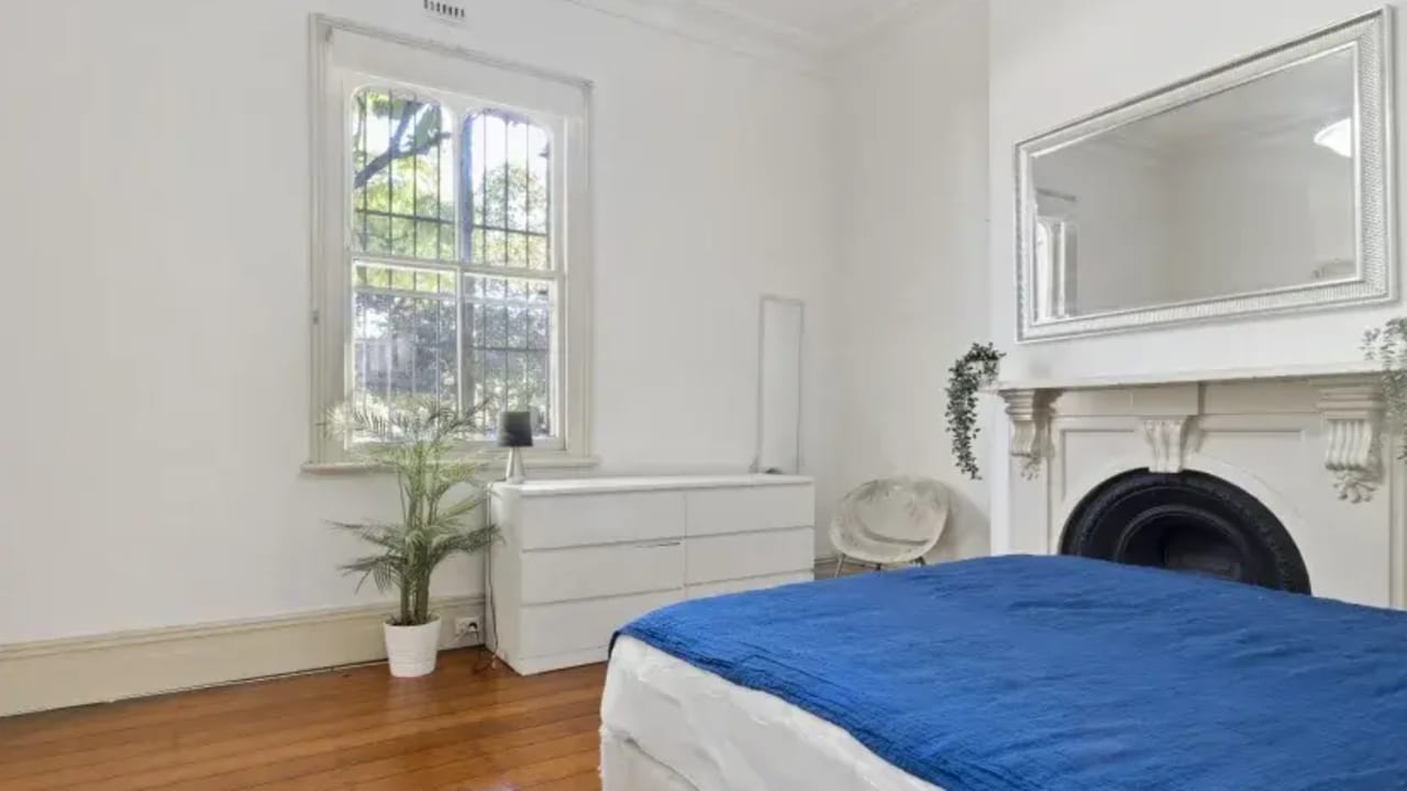 Furnished room in a share house