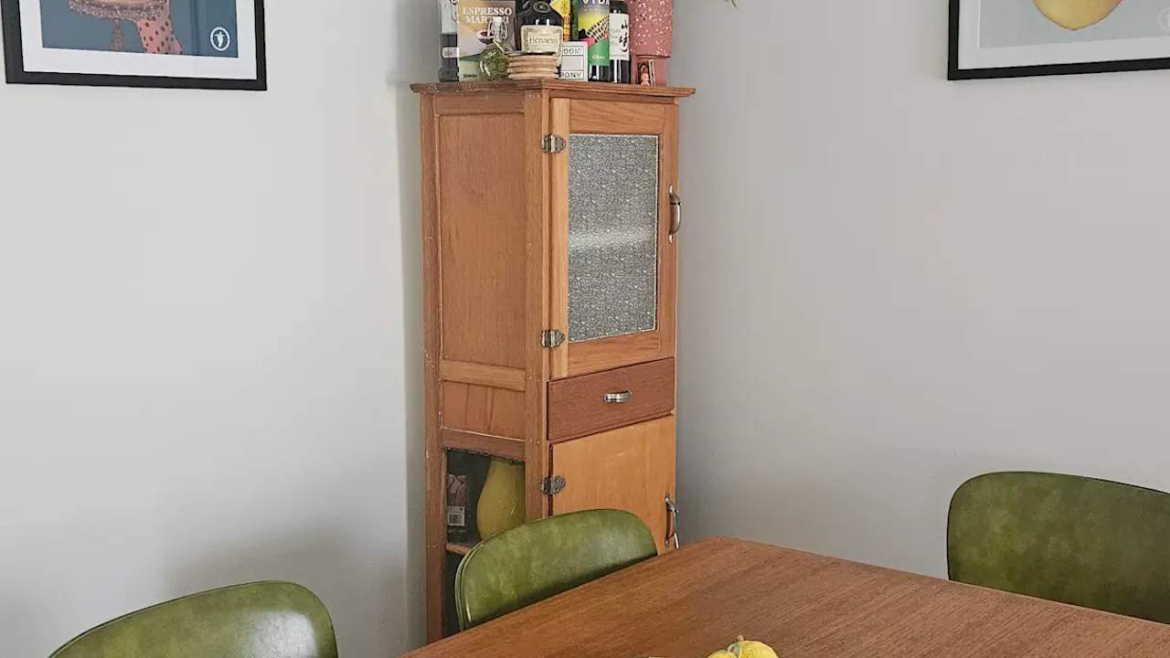 Unfurnished room in a flatshare