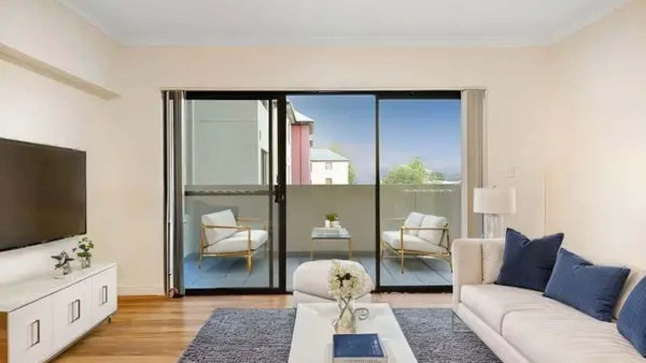 Unfurnished room in a flatshare