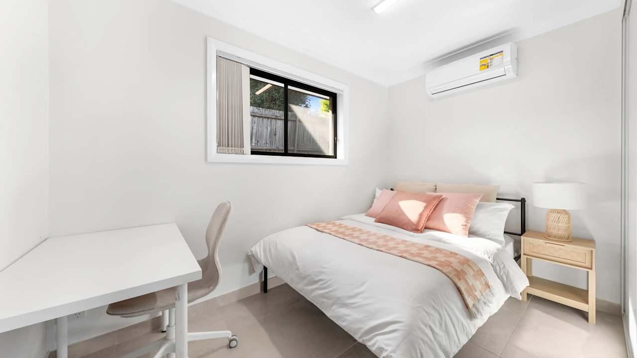Room in a share house