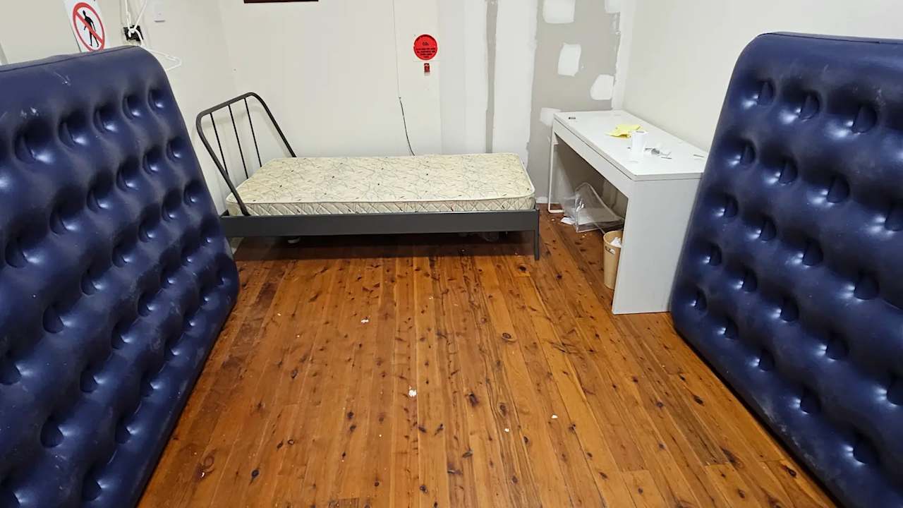 Furnished room in a share house