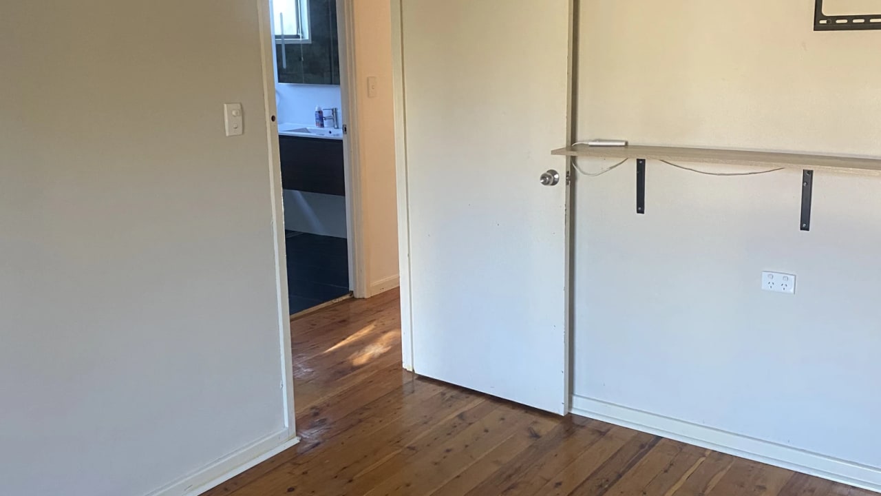 Unfurnished room in a share house