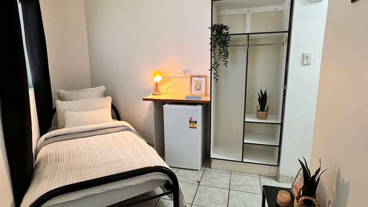 Furnished room studio flat for rent