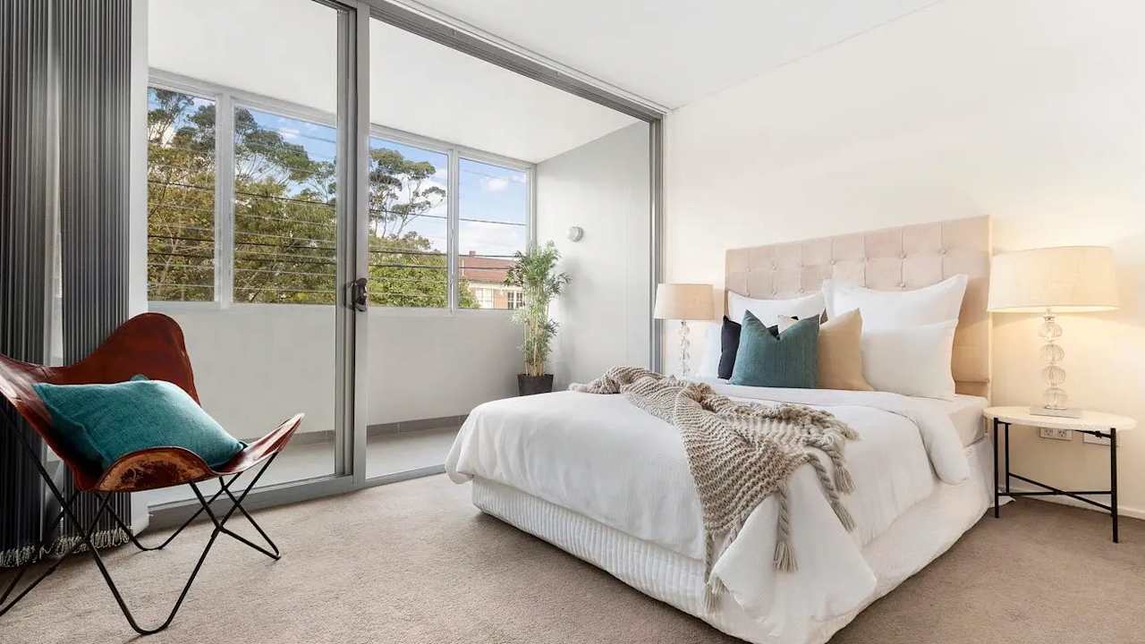 Unfurnished room with ensuite in a flatshare