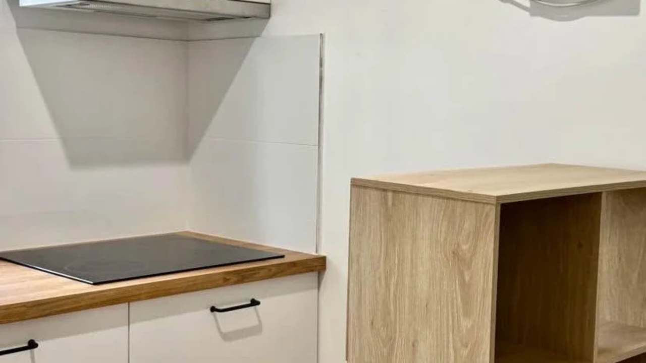 Furnished room in a share house