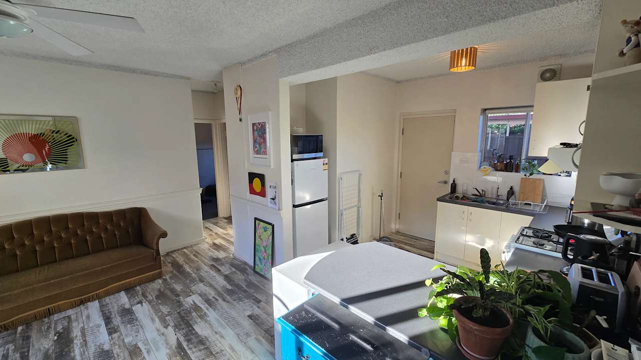 Room in a share house