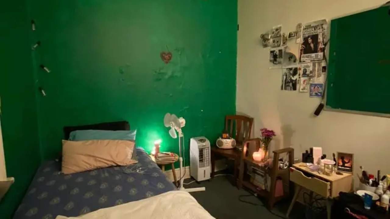 Room in a share house