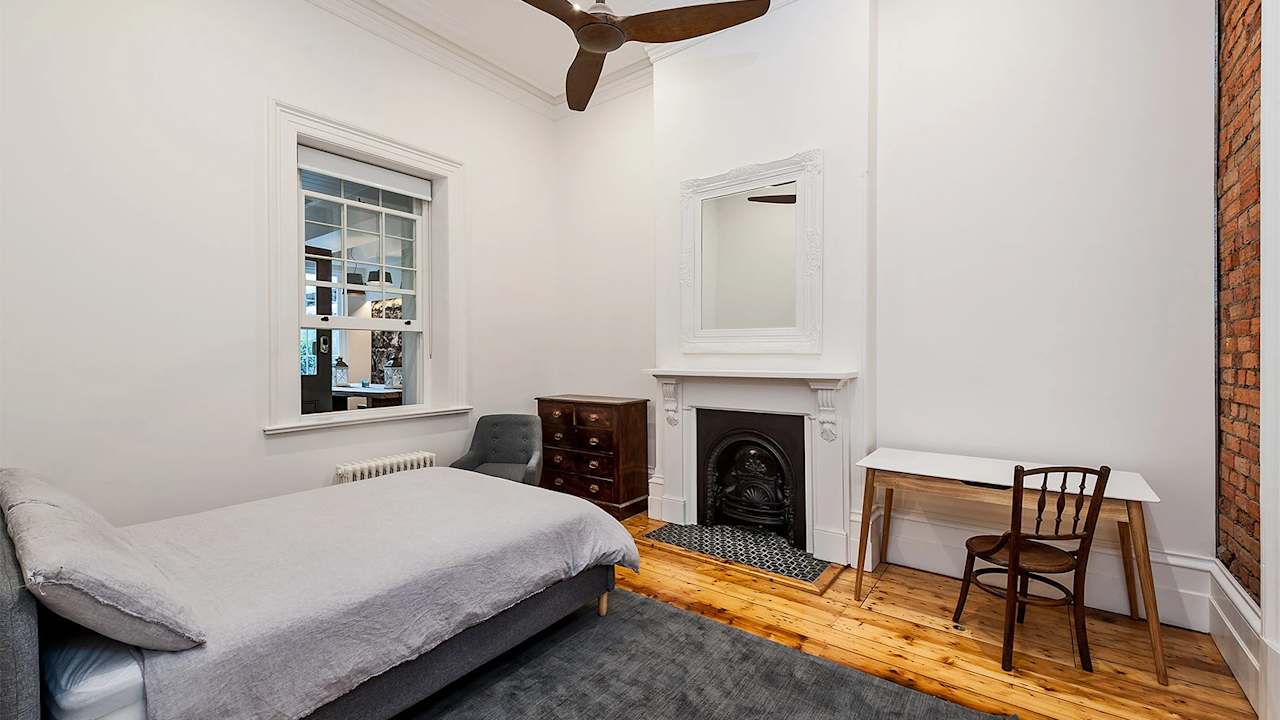 Furnished room in a share house