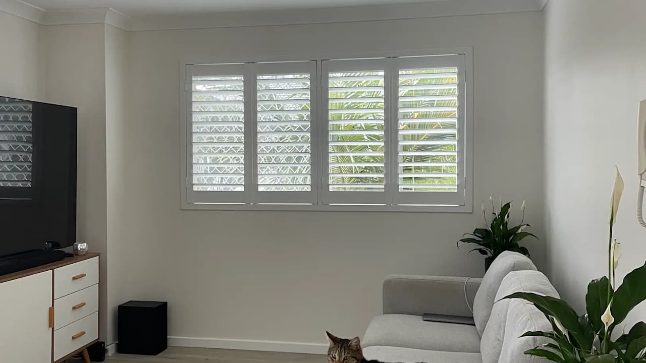 Unfurnished room in a flatshare
