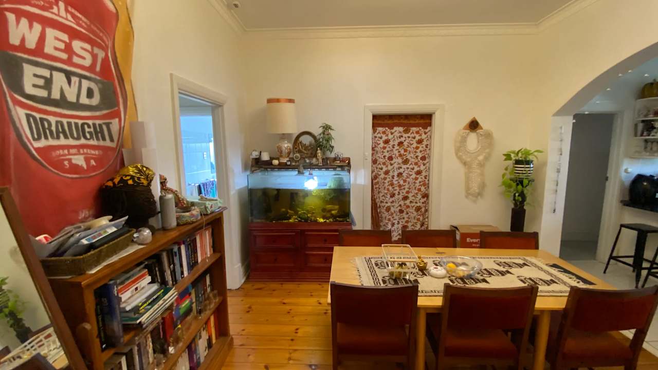 Room in a share house