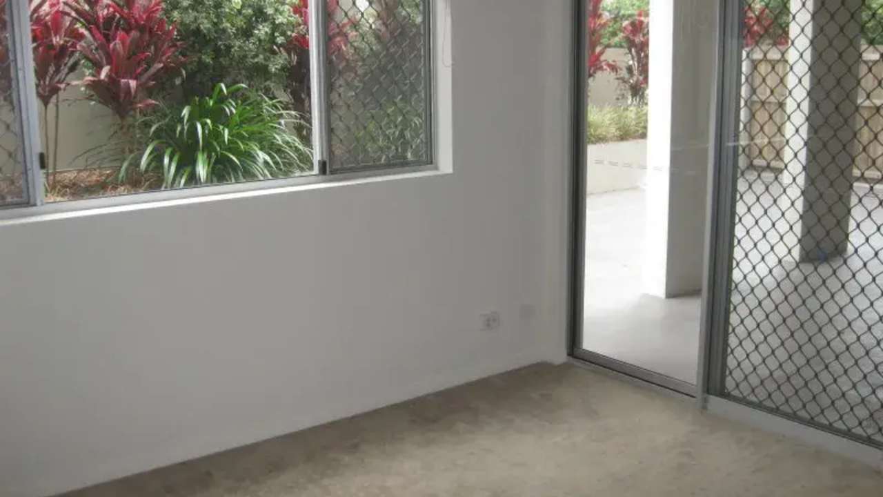 Unfurnished room with ensuite in a flatshare