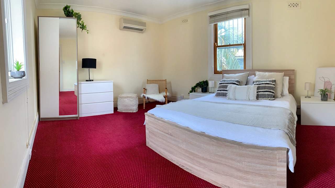 Furnished room in a share house