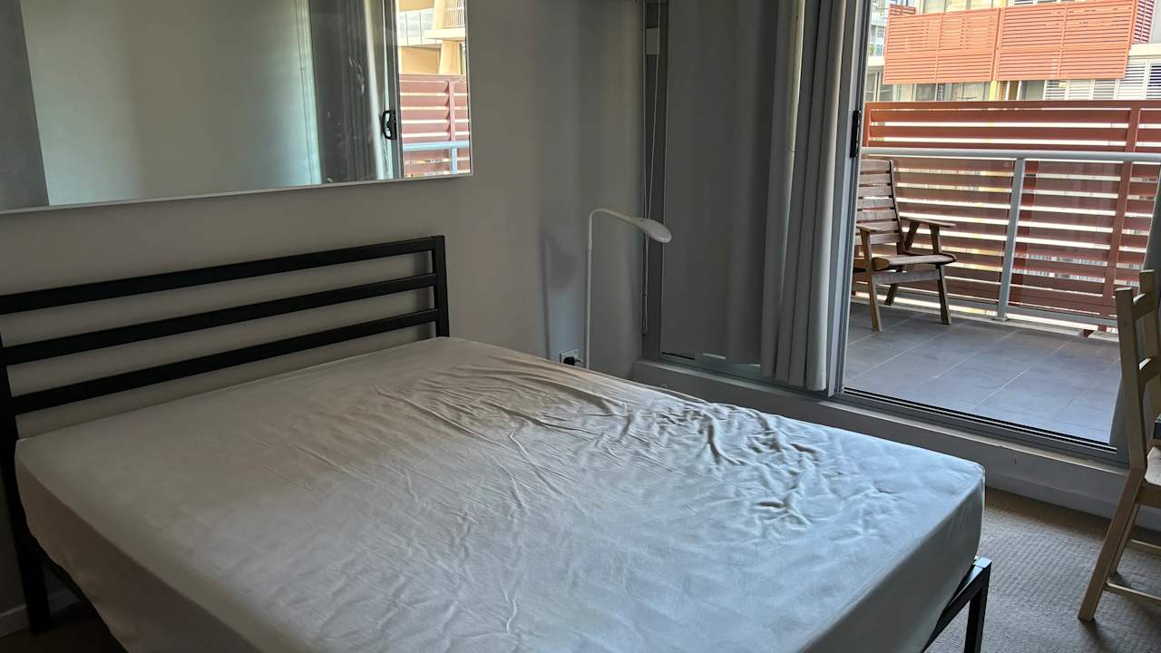 Furnished room with ensuite in a flatshare