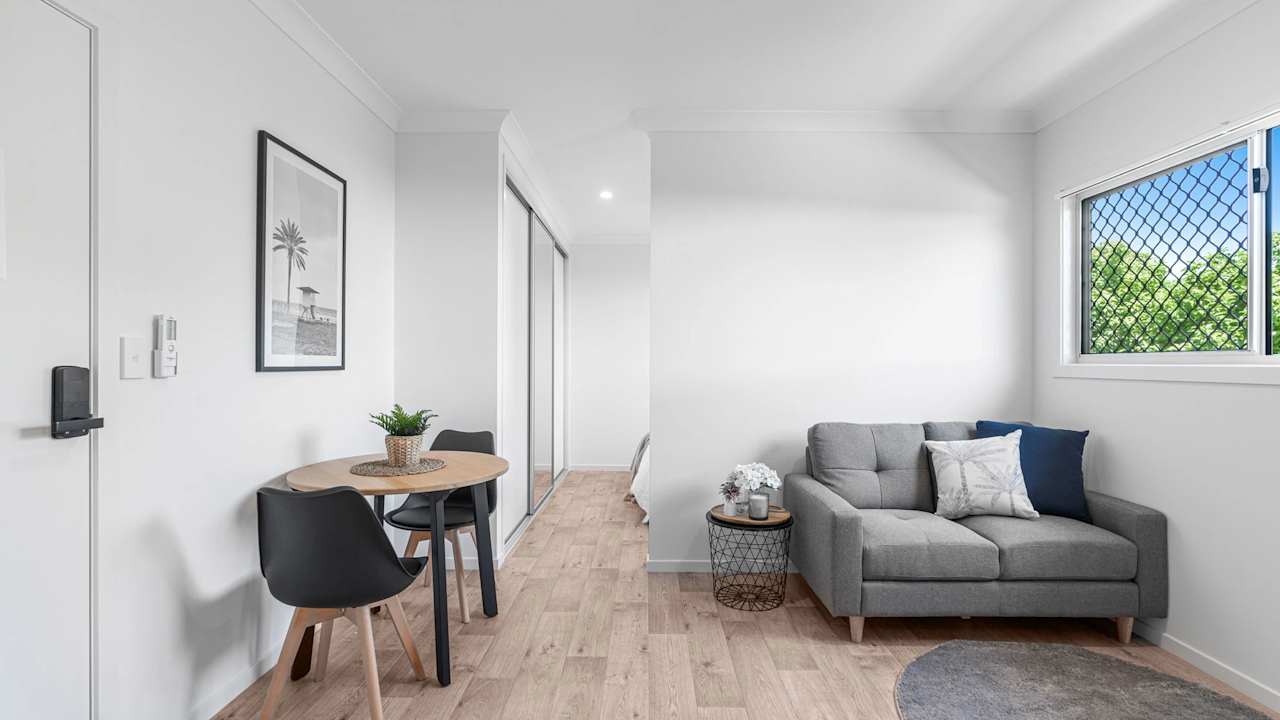 Furnished room studio flat for rent