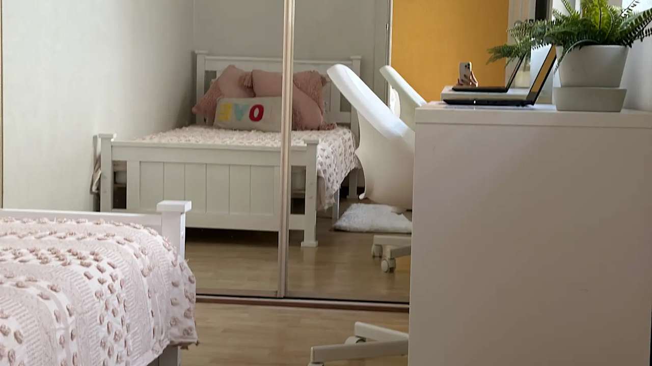 Furnished room in a share house