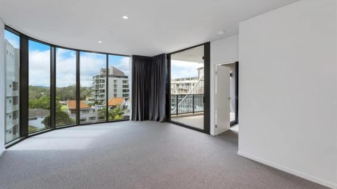 Unfurnished room with own bathroom