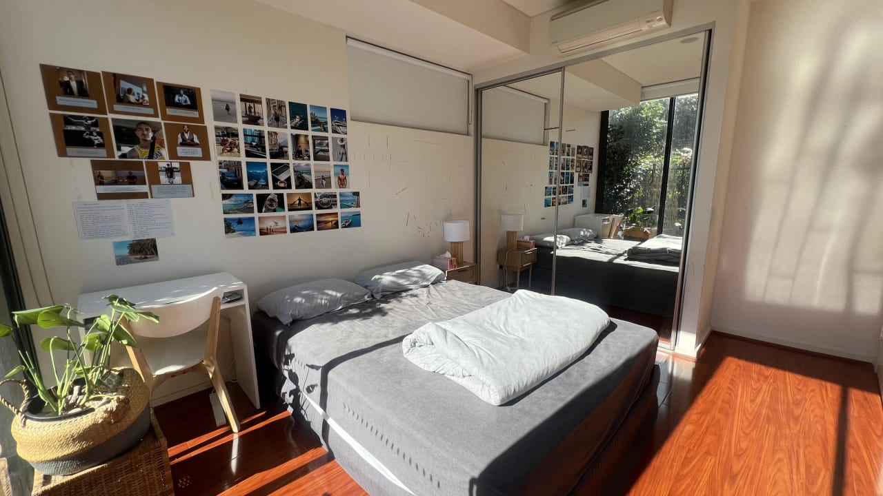 Furnished room in a flatshare