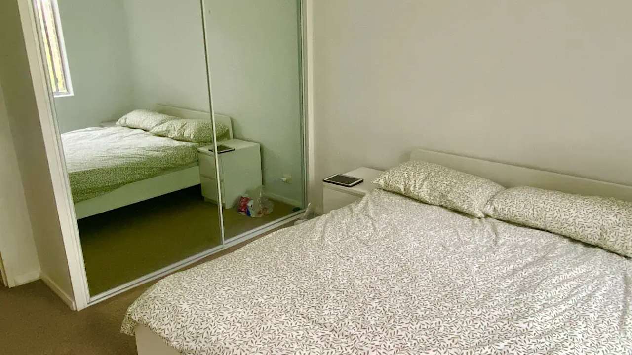 Unfurnished room in a flatshare