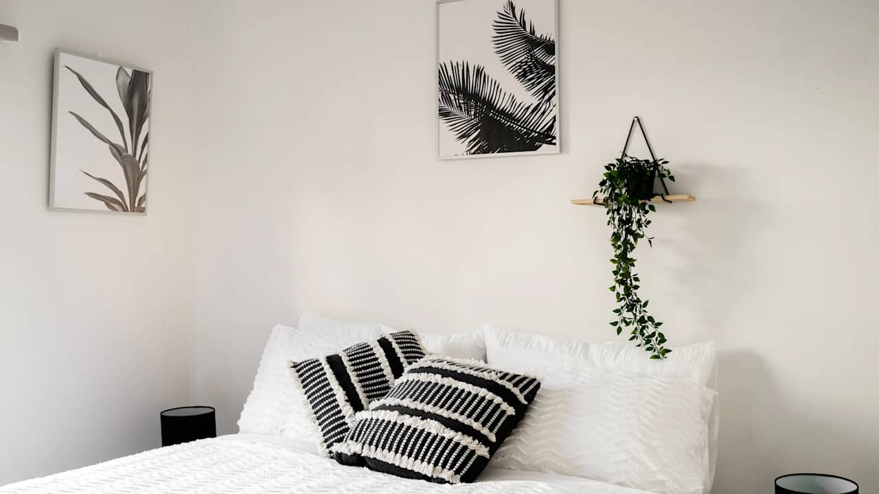 Furnished room in a share house