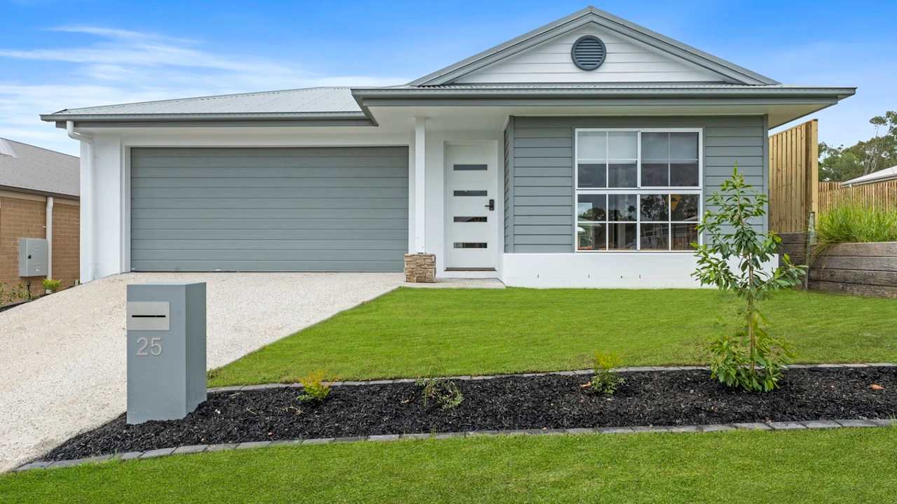 Furnished room with ensuite in a share house