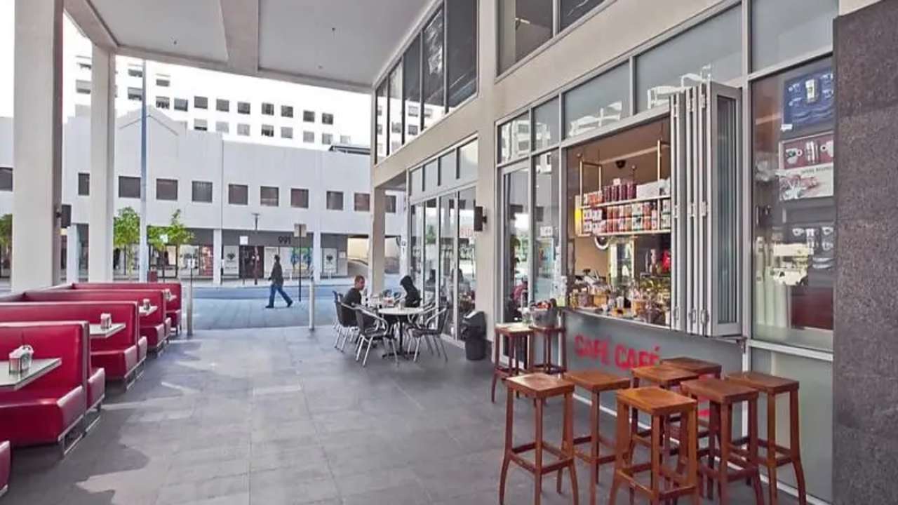 Whole property with 2 rooms for rent