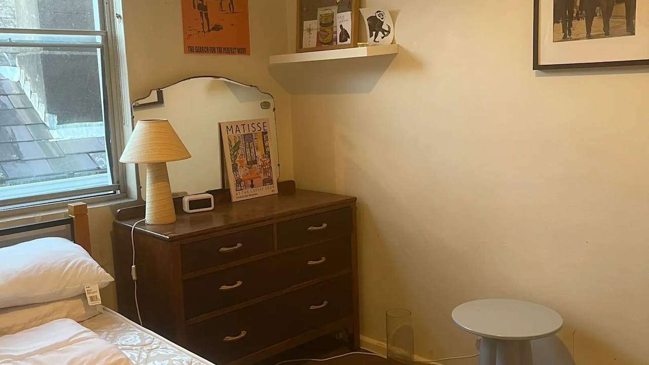 Furnished room in a flatshare