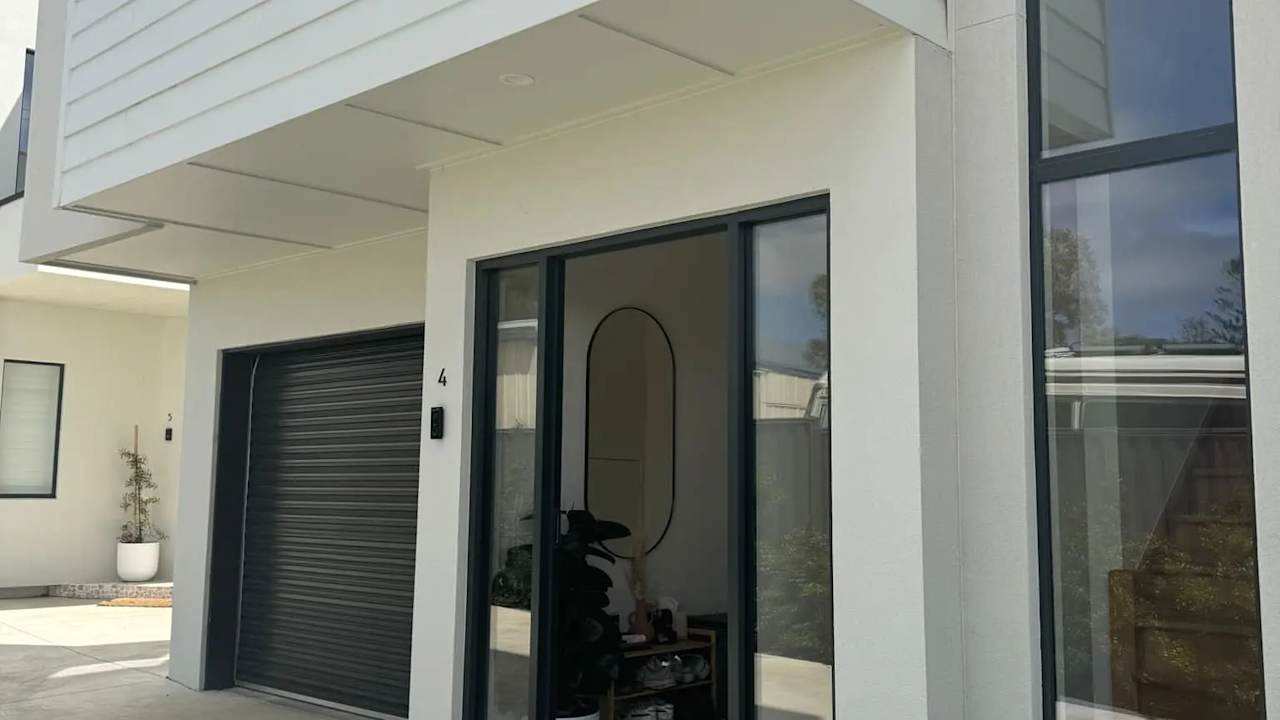 Whole property with 2 rooms for rent